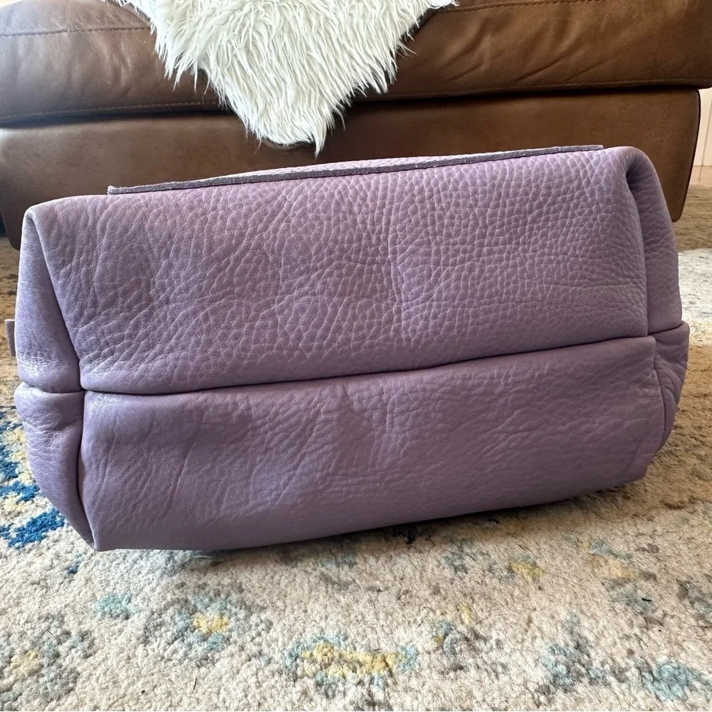 NEW ๐ฆ Portland Leather Large Wisteria Zip Tote - Picture 3 of 16
